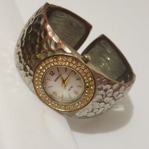 Ladies stretch watch